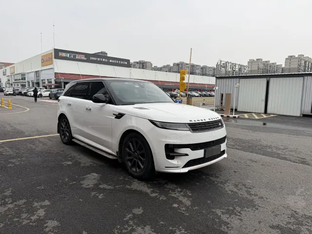 Land Rover Range Rover Sport — Фото автомобиля 3