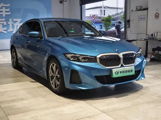 BMW i3 — Фото автомобиля 3