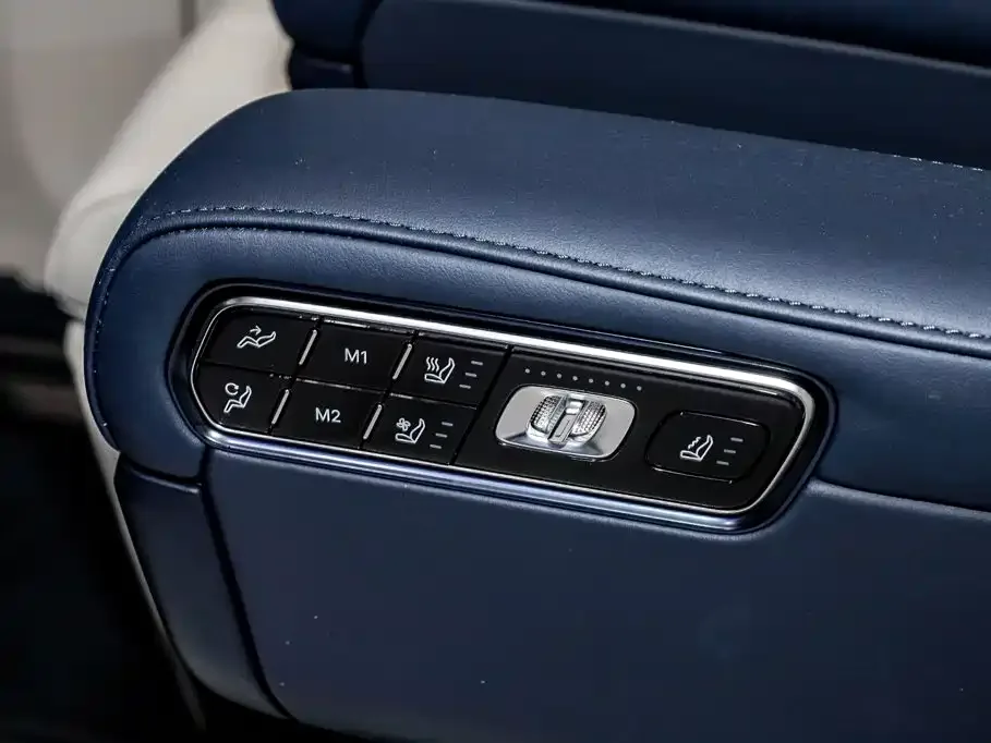 ZEEKR Zeekr 9X 2025 Model Standard — Фото автомобиля 11