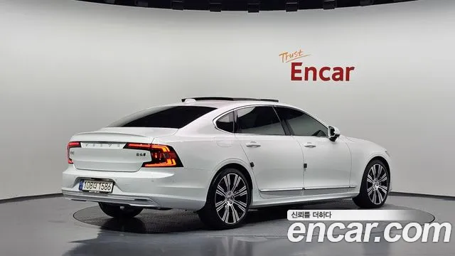 Volvo S90 — Фото автомобиля 2