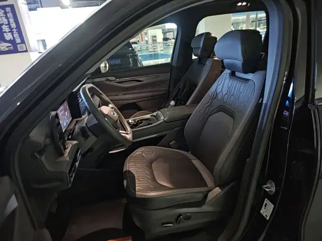 Ford Edge — Фото автомобиля 14