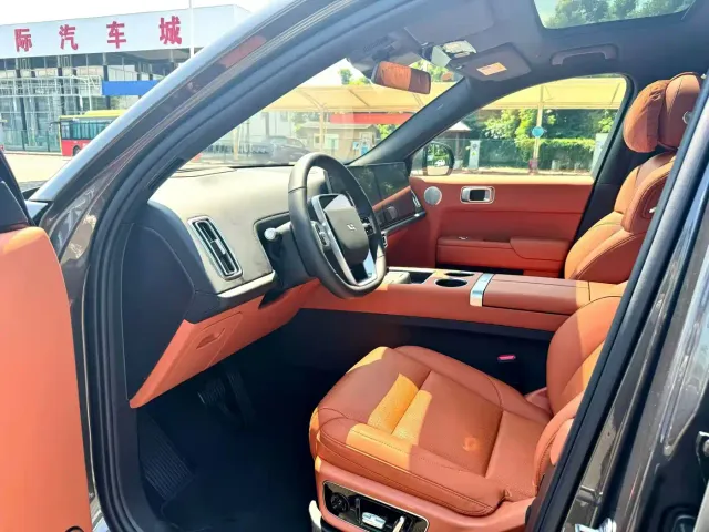 Li Auto L7 — Фото автомобиля 4