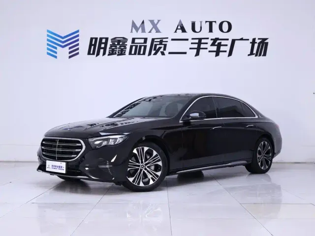 Mercedes-Benz E-Class — Фото автомобиля 2