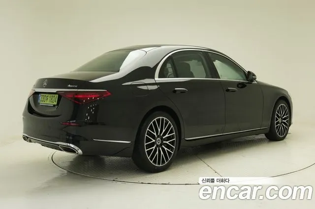 Mercedes-Benz S-Class — Фото автомобиля 2