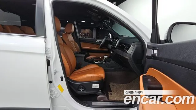 KG_Mobility_Ssangyong Rexton Новый Rexton Sport Khan Дизель 2.2 4WD — Фото автомобиля 12
