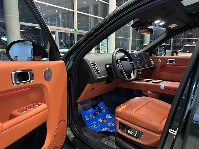 Li Auto L9 — Фото автомобиля 8