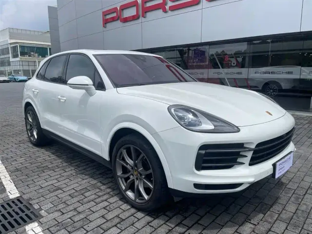 Porsche Cayenne — Фото автомобиля 3