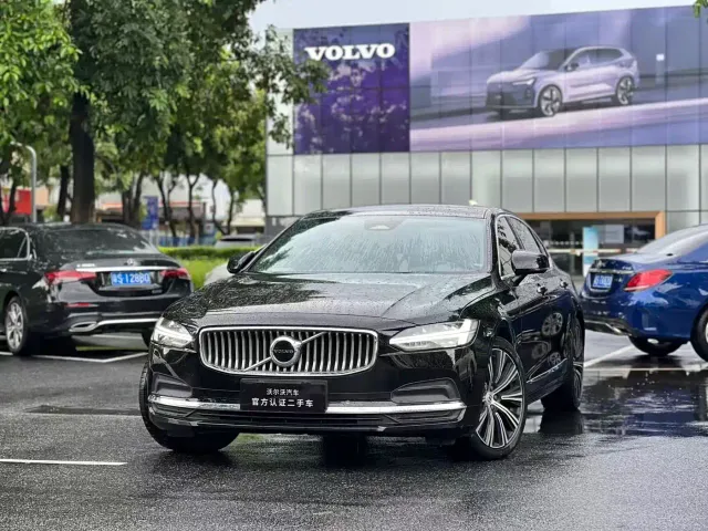 Volvo S90 — Фото автомобиля 2