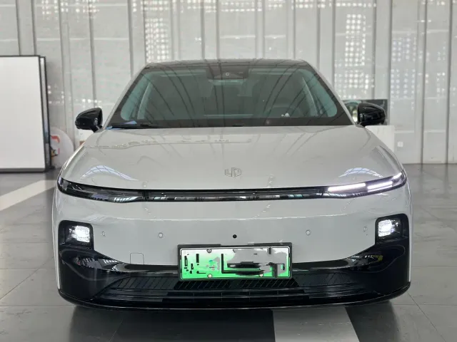 Leapmotor B01 — Фото автомобиля 2