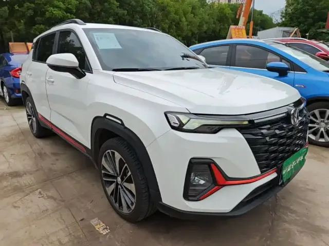 Changan CS35 Plus — Фото автомобиля 3