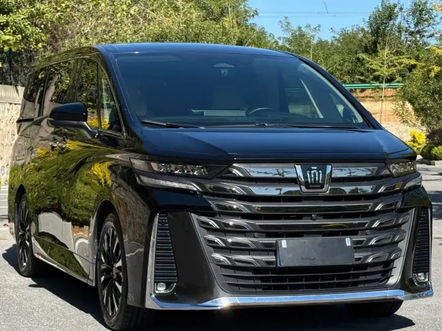 Toyota Vellfire — Фото автомобиля 3