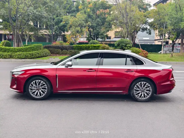Hongqi H5 — Фото автомобиля 11