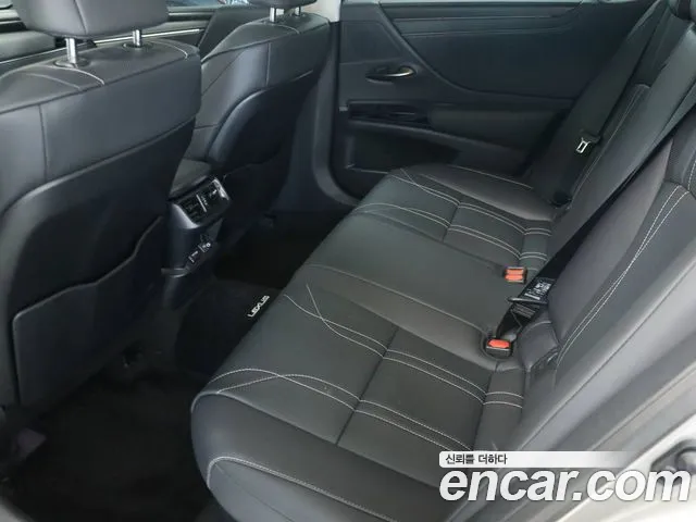 Lexus ES 7th Gen — Фото автомобиля 13
