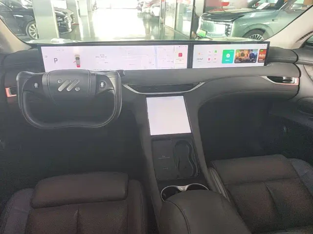 IM Motors LS6 — Фото автомобиля 9