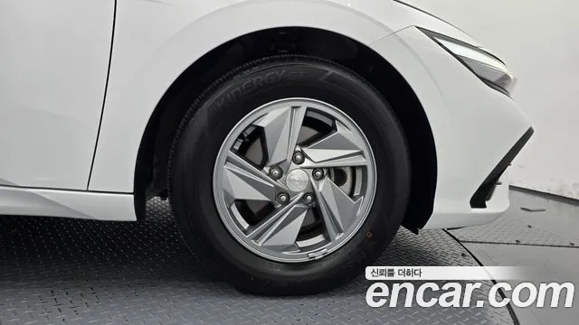 Hyundai Avante — Фото автомобиля 6
