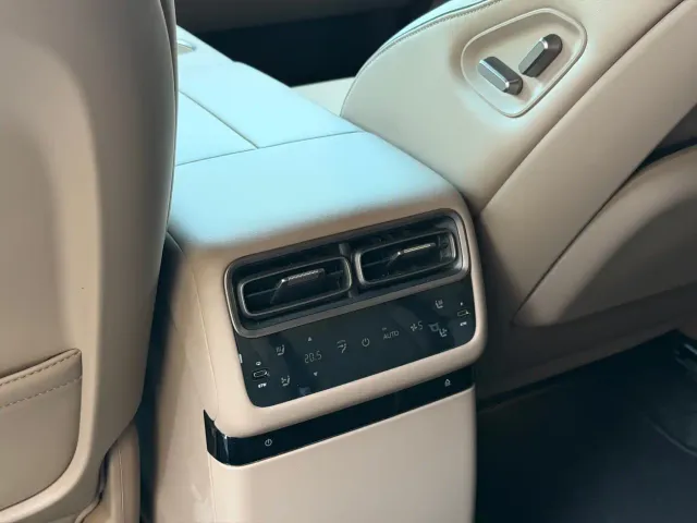 Li Auto i6 — Фото автомобиля 20