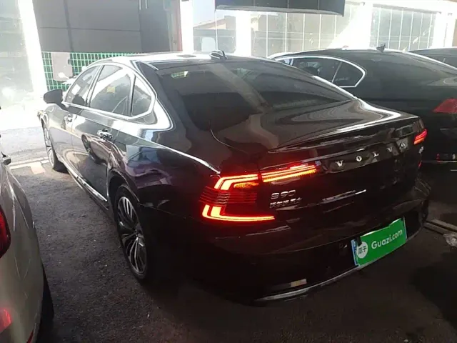 Volvo S90 — Фото автомобиля 4