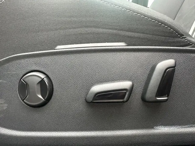 Volkswagen Golf — Фото автомобиля 12