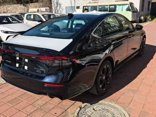 Honda Accord — Фото автомобиля 7