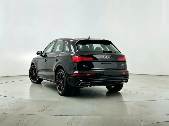 Audi Q5L — Фото автомобиля 7