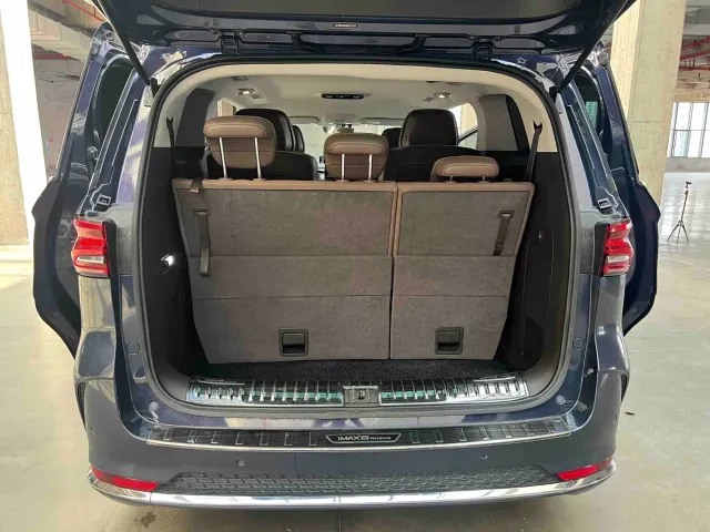 Roewe iMAX8 — Фото автомобиля 8
