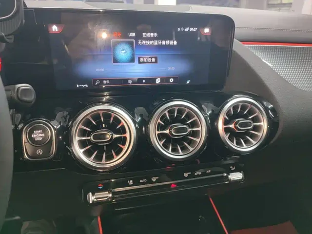 Mercedes-Benz GLA-Class — Фото автомобиля 12