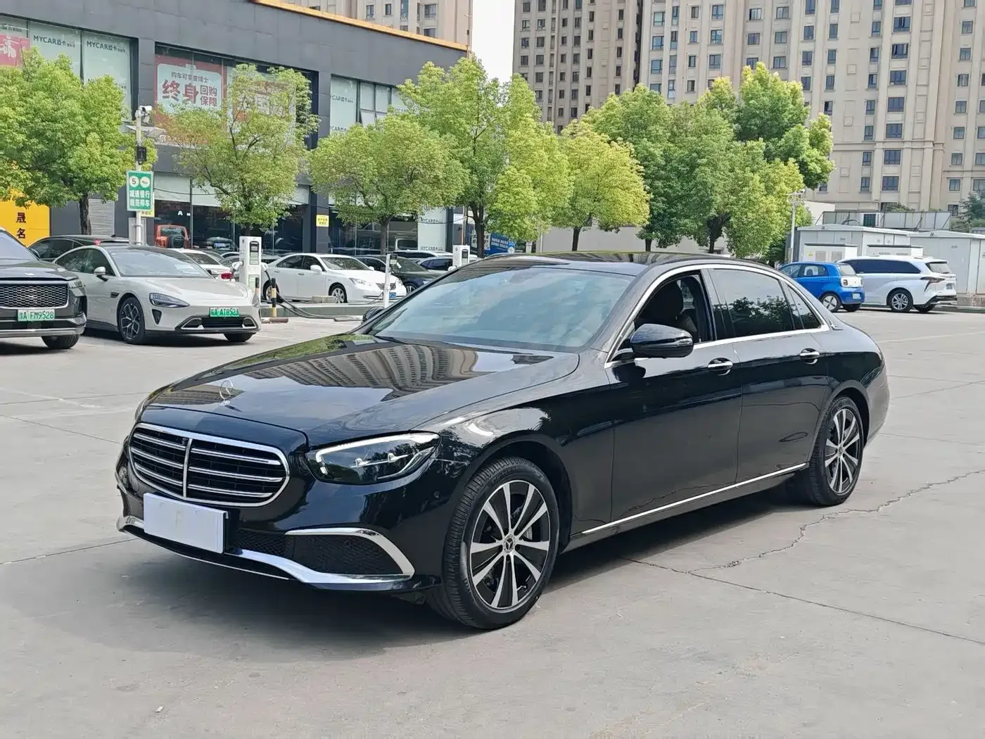 Фотография автомобиля — Mercedes-Benz E-Class