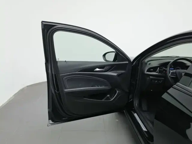 Buick Regal — Фото автомобиля 8
