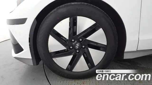 Hyundai Ioniq6 — Фото автомобиля 5