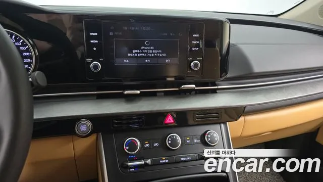 Kia Carnival Generation 4 — Фото автомобиля 14