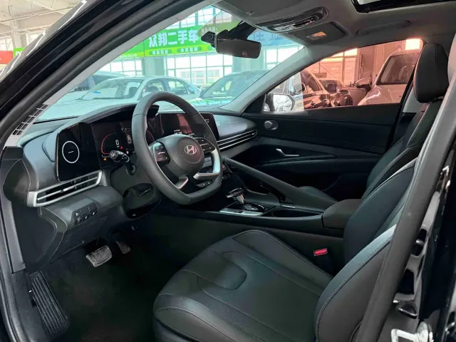 Hyundai Elantra — Фото автомобиля 7