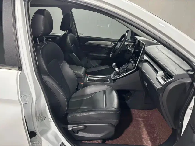 Haval M6 — Фото автомобиля 9