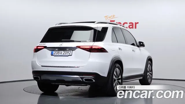 Mercedes-Benz GLE-Class — Фото автомобиля 2