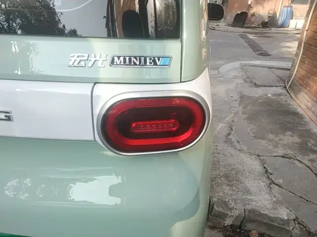 Wuling Hongguang Mini EV — Фото автомобиля 7