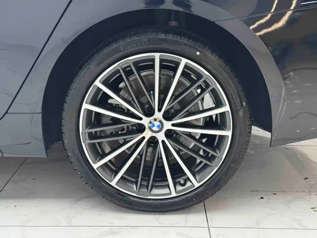 BMW 5 Series — Фото автомобиля 8