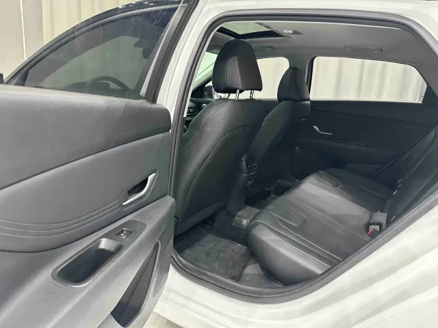 Hyundai Elantra — Фото автомобиля 19