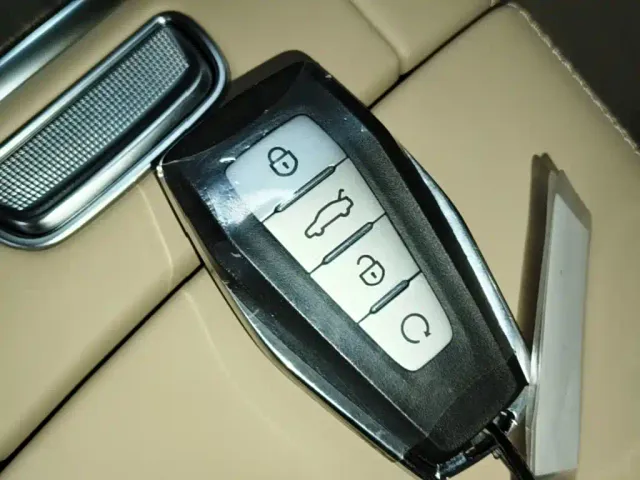 Geely Xingyue L — Фото автомобиля 8
