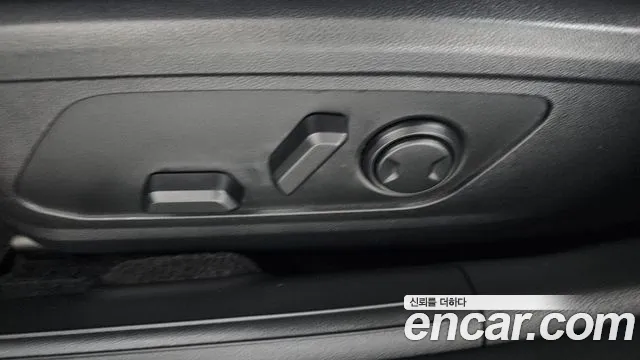 Hyundai Grandeur Grandeur (GN7) 3.5 Бензин 2WD — Фото автомобиля 29