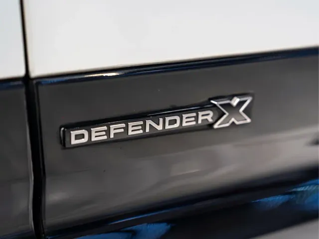 Land Rover Defender — Фото автомобиля 14