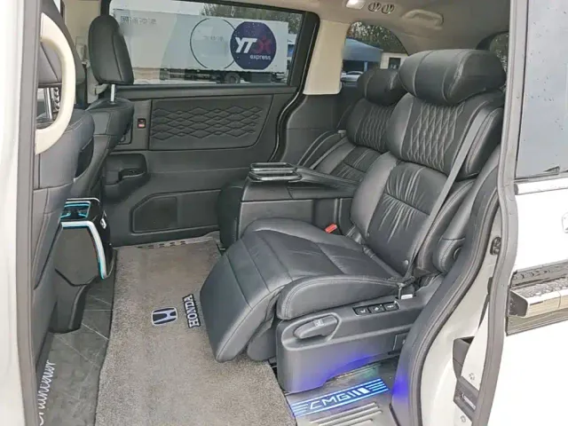 Honda Elysion — Фото автомобиля 16