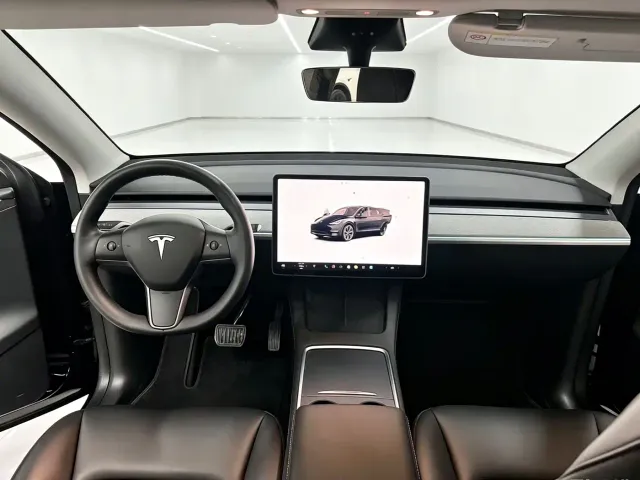 Tesla Model Y — Фото автомобиля 4