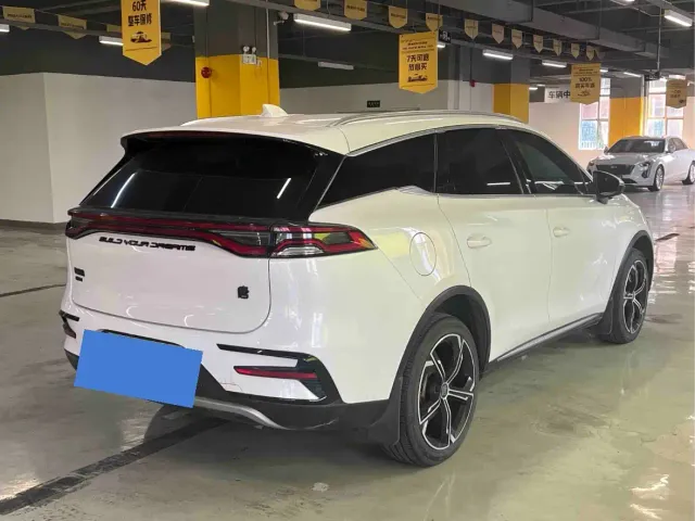 BYD Tang — Фото автомобиля 6