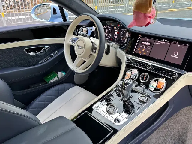 Bentley Continental 2022 4.0T GT V8 — Фото автомобиля 20