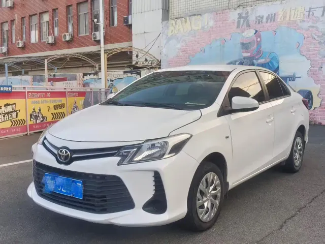 Toyota Vios FS — Фото автомобиля 3