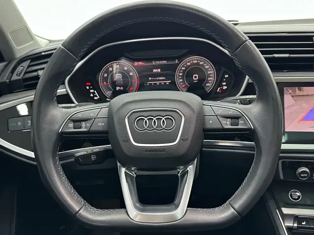 Audi Q3 — Фото автомобиля 11