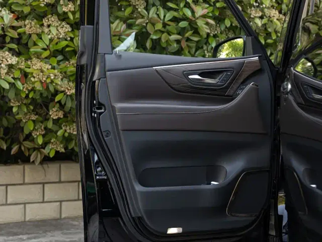 Toyota Alphard — Фото автомобиля 16
