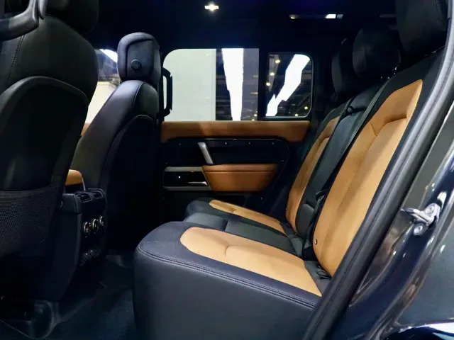 Land Rover Defender — Фото автомобиля 13