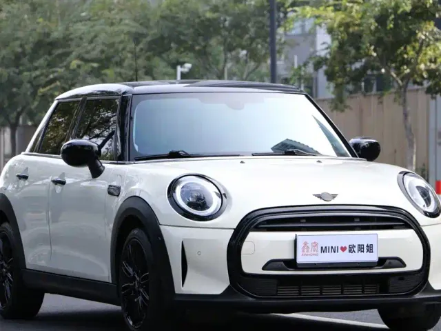 MINI Hatch — Фото автомобиля 3