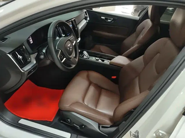 Volvo S60 — Фото автомобиля 14