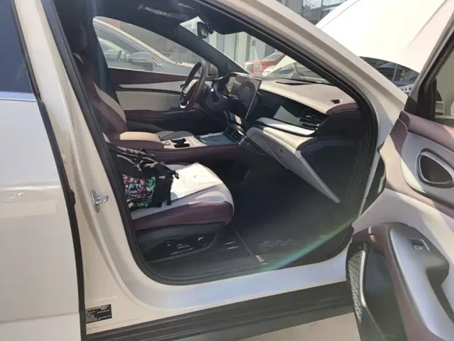 BYD Seal 07 DM-i — Фото автомобиля 8